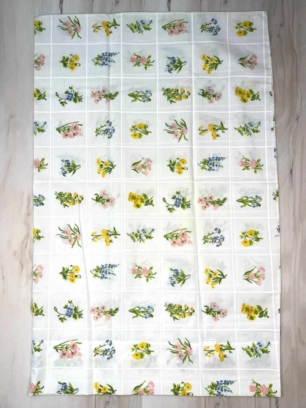 VTG UTICA Set 2 STANDARD No-Iron Percale Floral Bouquet PILLOWCASES EUC